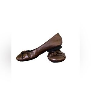 St. John’s Bay copper color flats, size 8